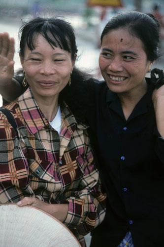 <img typeof="foaf:Image" src="http://statelibrarync.org/learnnc/sites/default/files/images/vietnam_009.jpg" width="333" height="500" /> <img typeof="foaf:Image" src="http://statelibrarync.org/learnnc/sites/default/files/images/vietnam_009.jpg" width="333" height="500" />