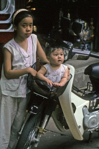 <img typeof="foaf:Image" src="http://statelibrarync.org/learnnc/sites/default/files/images/vietnam_012.jpg" width="333" height="500" /> <img typeof="foaf:Image" src="http://statelibrarync.org/learnnc/sites/default/files/images/vietnam_012.jpg" width="333" height="500" />