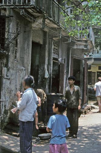 <img typeof="foaf:Image" src="http://statelibrarync.org/learnnc/sites/default/files/images/vietnam_031.jpg" width="333" height="500" /> <img typeof="foaf:Image" src="http://statelibrarync.org/learnnc/sites/default/files/images/vietnam_031.jpg" width="333" height="500" />