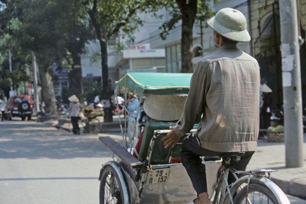 <img typeof="foaf:Image" src="http://statelibrarync.org/learnnc/sites/default/files/images/vietnam_039.jpg" width="600" height="400" /> <img typeof="foaf:Image" src="http://statelibrarync.org/learnnc/sites/default/files/images/vietnam_039.jpg" width="600" height="400" />