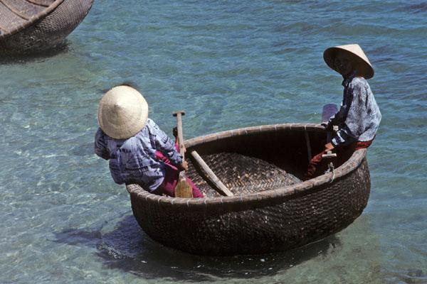 <img typeof="foaf:Image" src="http://statelibrarync.org/learnnc/sites/default/files/images/vietnam_085.jpg" width="600" height="400" /> <img typeof="foaf:Image" src="http://statelibrarync.org/learnnc/sites/default/files/images/vietnam_085.jpg" width="600" height="400" />