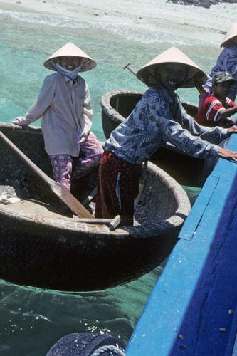 <img typeof="foaf:Image" src="http://statelibrarync.org/learnnc/sites/default/files/images/vietnam_086.jpg" width="333" height="500" /> <img typeof="foaf:Image" src="http://statelibrarync.org/learnnc/sites/default/files/images/vietnam_086.jpg" width="333" height="500" />