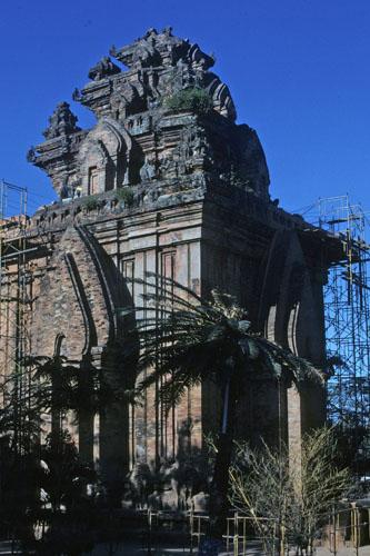 <img typeof="foaf:Image" src="http://statelibrarync.org/learnnc/sites/default/files/images/vietnam_125.jpg" width="333" height="500" /> <img typeof="foaf:Image" src="http://statelibrarync.org/learnnc/sites/default/files/images/vietnam_125.jpg" width="333" height="500" />