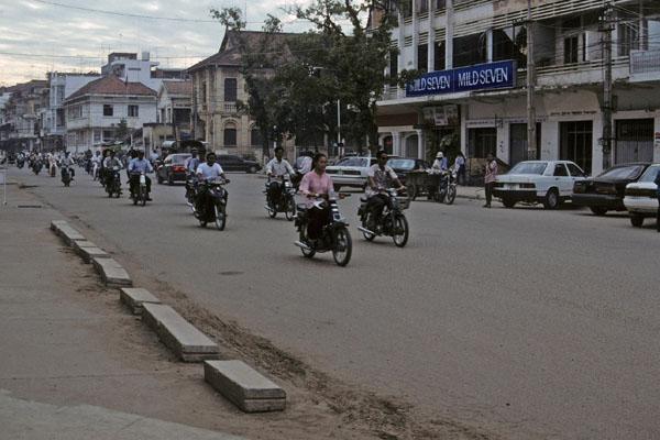 <img typeof="foaf:Image" src="http://statelibrarync.org/learnnc/sites/default/files/images/vietnam_192.jpg" width="600" height="400" /> <img typeof="foaf:Image" src="http://statelibrarync.org/learnnc/sites/default/files/images/vietnam_192.jpg" width="600" height="400" />