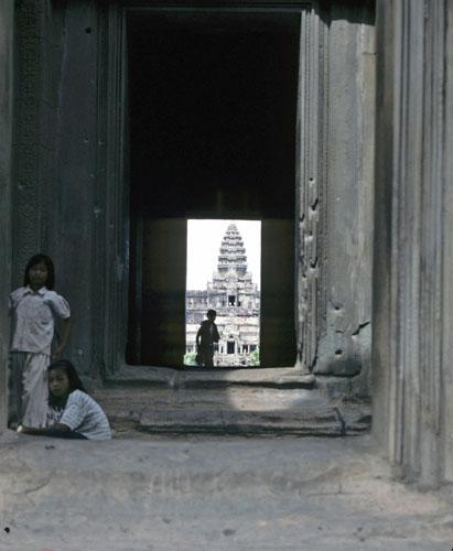 <img typeof="foaf:Image" src="http://statelibrarync.org/learnnc/sites/default/files/images/vietnam_212.jpg" width="411" height="500" /> <img typeof="foaf:Image" src="http://statelibrarync.org/learnnc/sites/default/files/images/vietnam_212.jpg" width="411" height="500" />